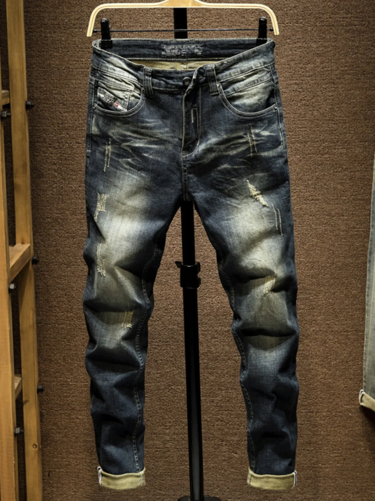 

Мужские джинсы в стиле ретро с эффектом потертости, повседневные, прямого кроя, с эластичным поясом, молодежные, модные, износостойкие, на все сезоны, с эффектом stonewash