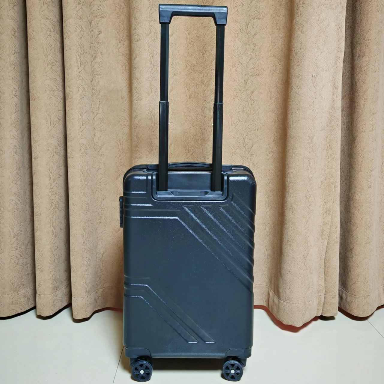 One Piece, nuova valigia di fascia alta, valigia trolley, valigia d'imbarco, 20 pollici per uomini e donne, design alla moda, materiale rigido ispessito di alta qualità, chiusura con cerniera durevole, blocco password