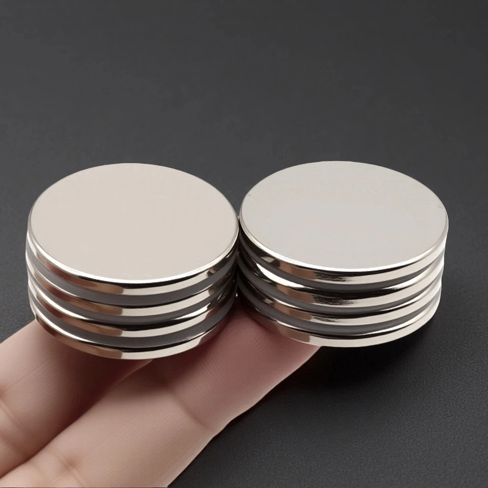 30x3mm 超強力磁石 N35 丸型磁気 NdFeB ネオジム磁石 強力ディスク磁石 冷蔵庫用マグネット