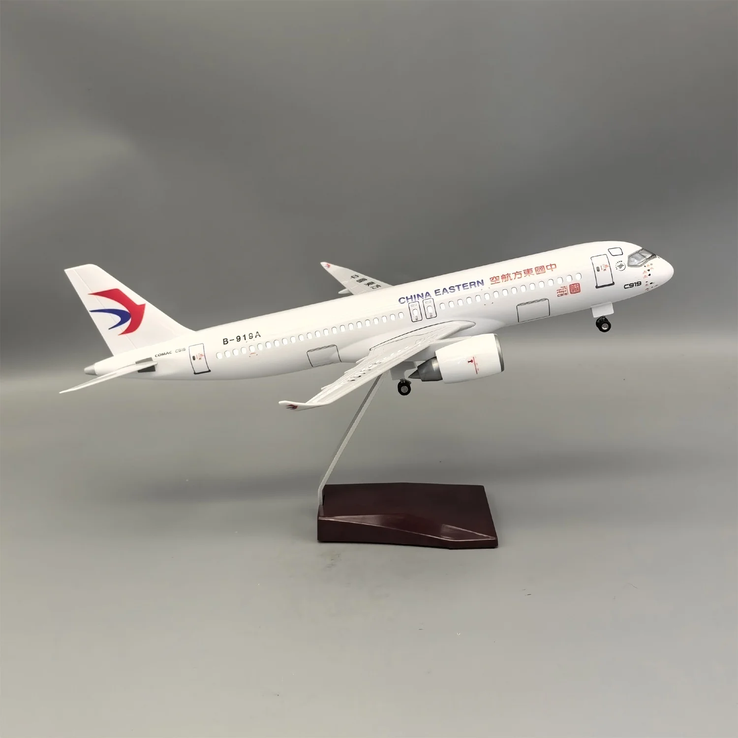 

34cm Die-Cast 1:100 scale aircraft China Eastern Airways C909 Model Resin Simulation Passenger airplane toy With Led Light Gift