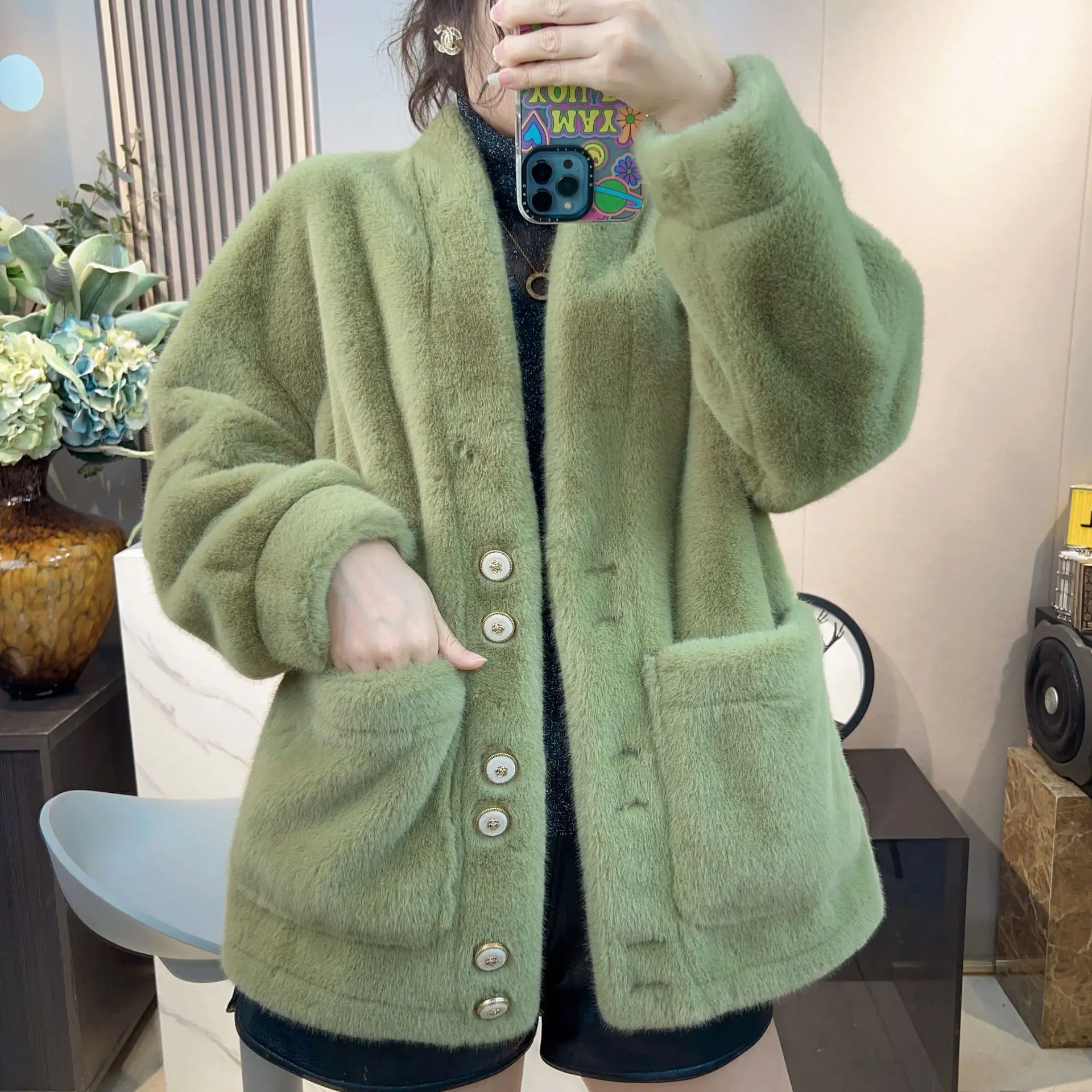 Luxury High-end Fur Coat Women Winter Warm Soft Faux Fur Jacket Single-breasted Pocket Long Sleeves Outerwear Fluffy Jacket Chic