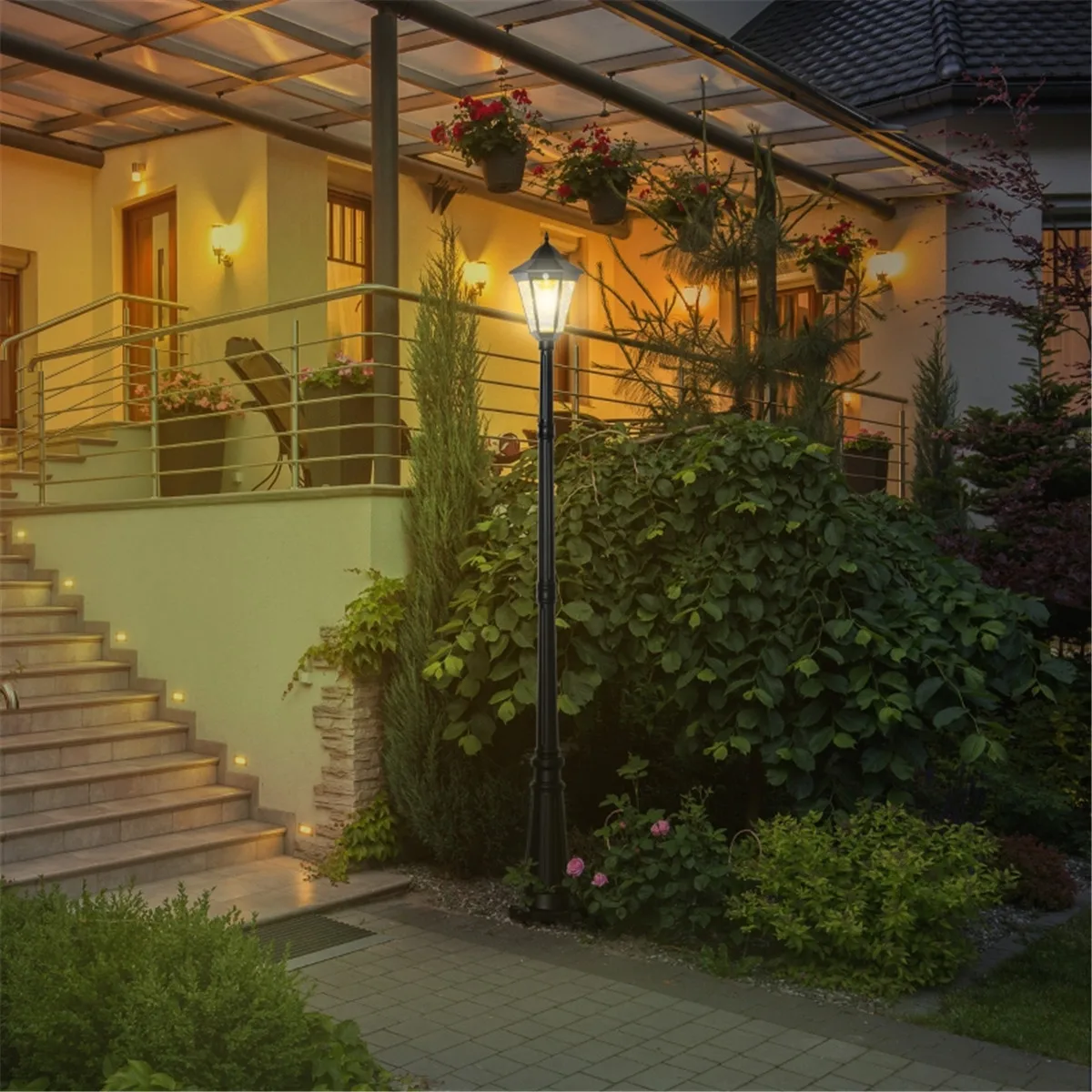 Solar powered European style courtyard street lights, outdoor lawn lights, outdoor waterproof high pole lights