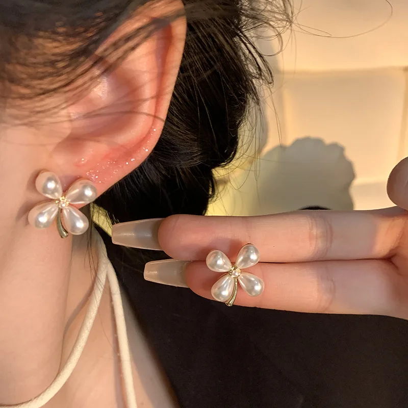 New Creativity Four-leaf Clover Pearl Earrings for Women Personalized Fashionable Daily Accessories Party Jewelry Birthday Gifts