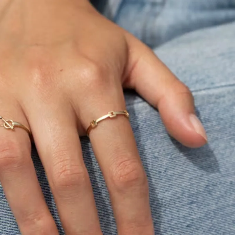 خاتم رفيع من مادة PVD مقاوم للماء ولا يبهت للنساء من الفولاذ المقاوم للصدأ مجوهرات خاتم مجوف