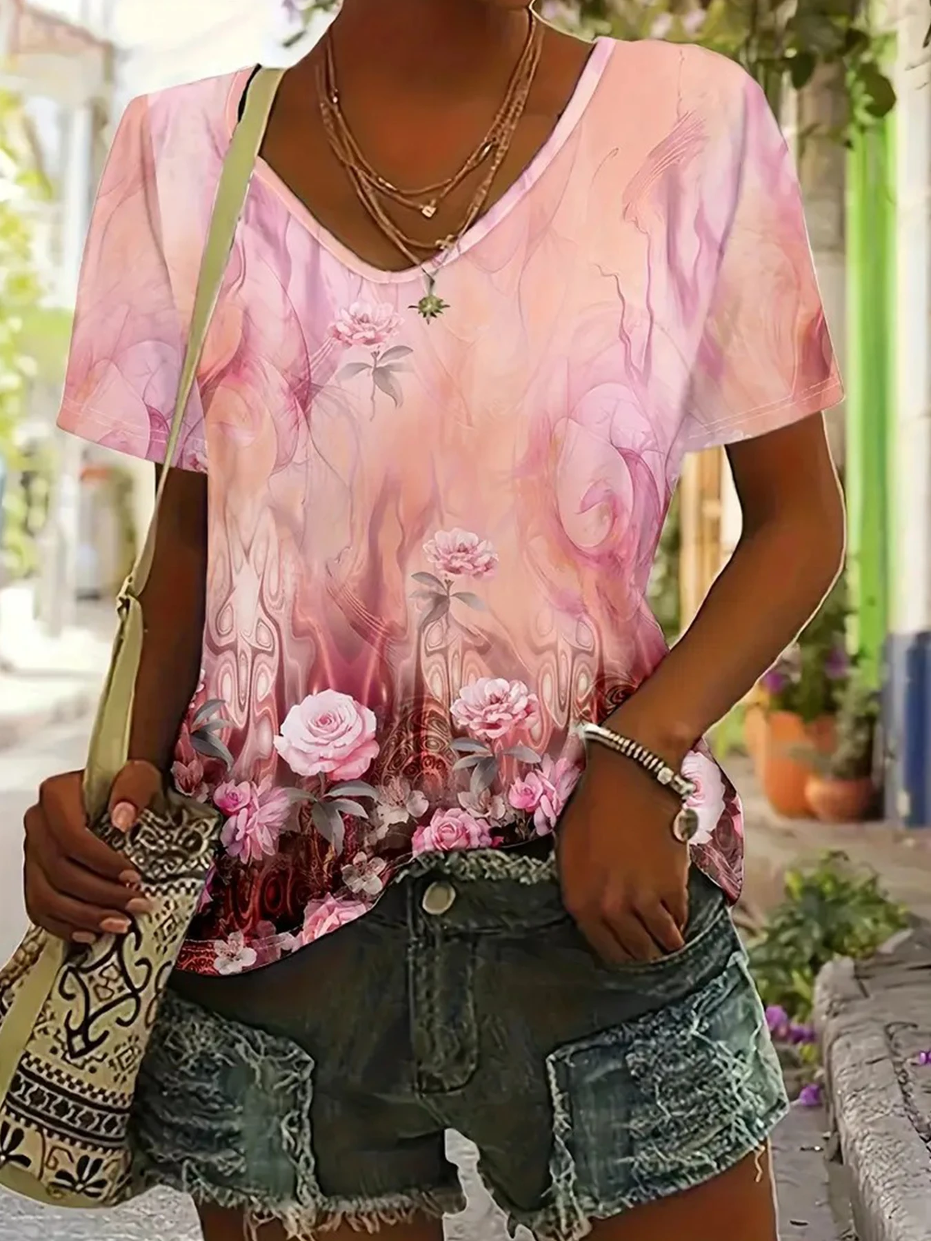 Damska koszulka z dekoltem w serek, kolorowy abstrakcyjny nadruk, luźne T-shirty, codzienna bluzka z krótkim rękawem na lato 2025, modna odzież damska.