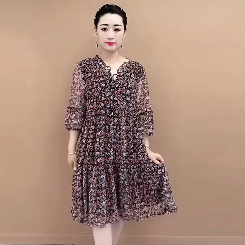 中年母 V ネックメッシュ花柄ドレス女性の気質ゆるいお腹と痩身ミッドスリーブ年齢軽減 A ラインスカート