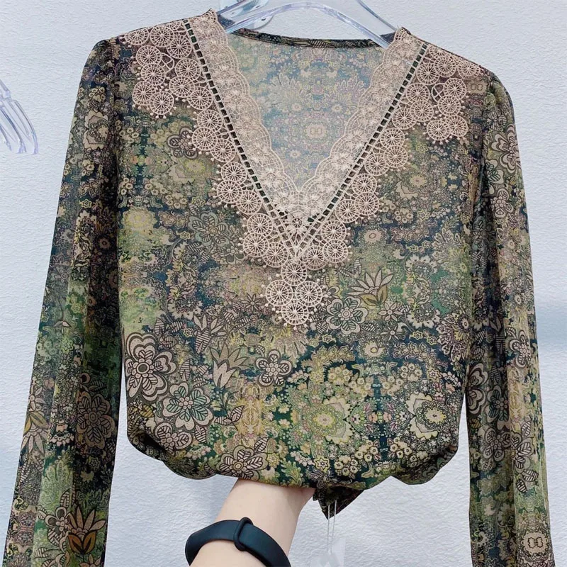 Vintage Fashion V-Neck Floral Blouse Elegant Women\'s Clothing Korean All-match Long Sleeve Lace Spliced Printed Shirt Pullovers