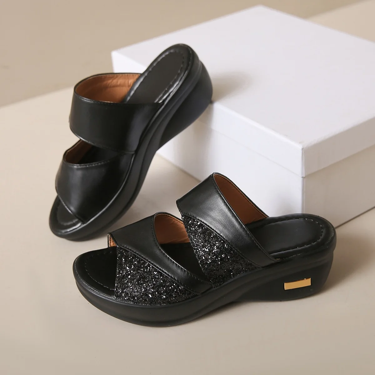 Damen Casual Slingback-Sandalen Glitzer-PU-Keilabsatz-Plateausandalen Bequeme Sandalen für Frauen Frühling 2026 Sommer Keilabsatz-Pantoletten – Detail 12