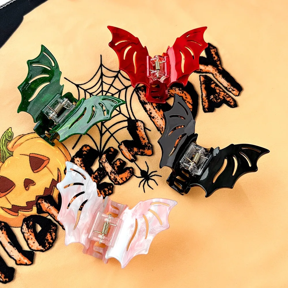Image of 1pc Mode Halloween Fledermaus Flügel Haar Krallen Lebendige Farbtöne Gothic Spooky Design Starke Grip Clips Kostüme Täglichen Goth Vibes