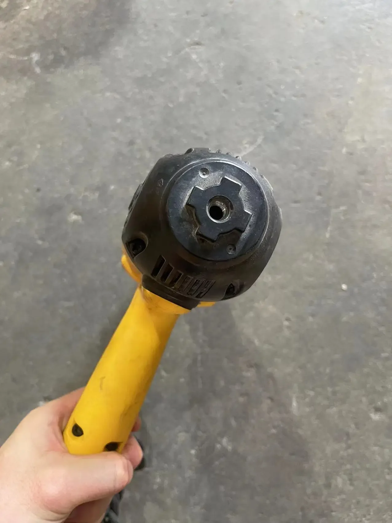 DEWALT 1/2-inch Spade Handle Mud Mixing Drill,SECOND HAND