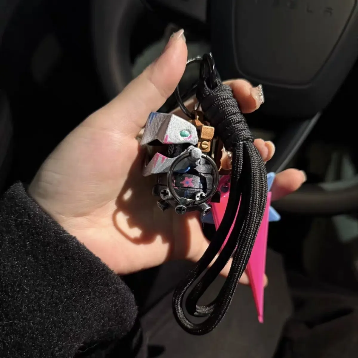 

Брелок Jinx Grenade — аксессуар League of Legends Arcane (в наличии)