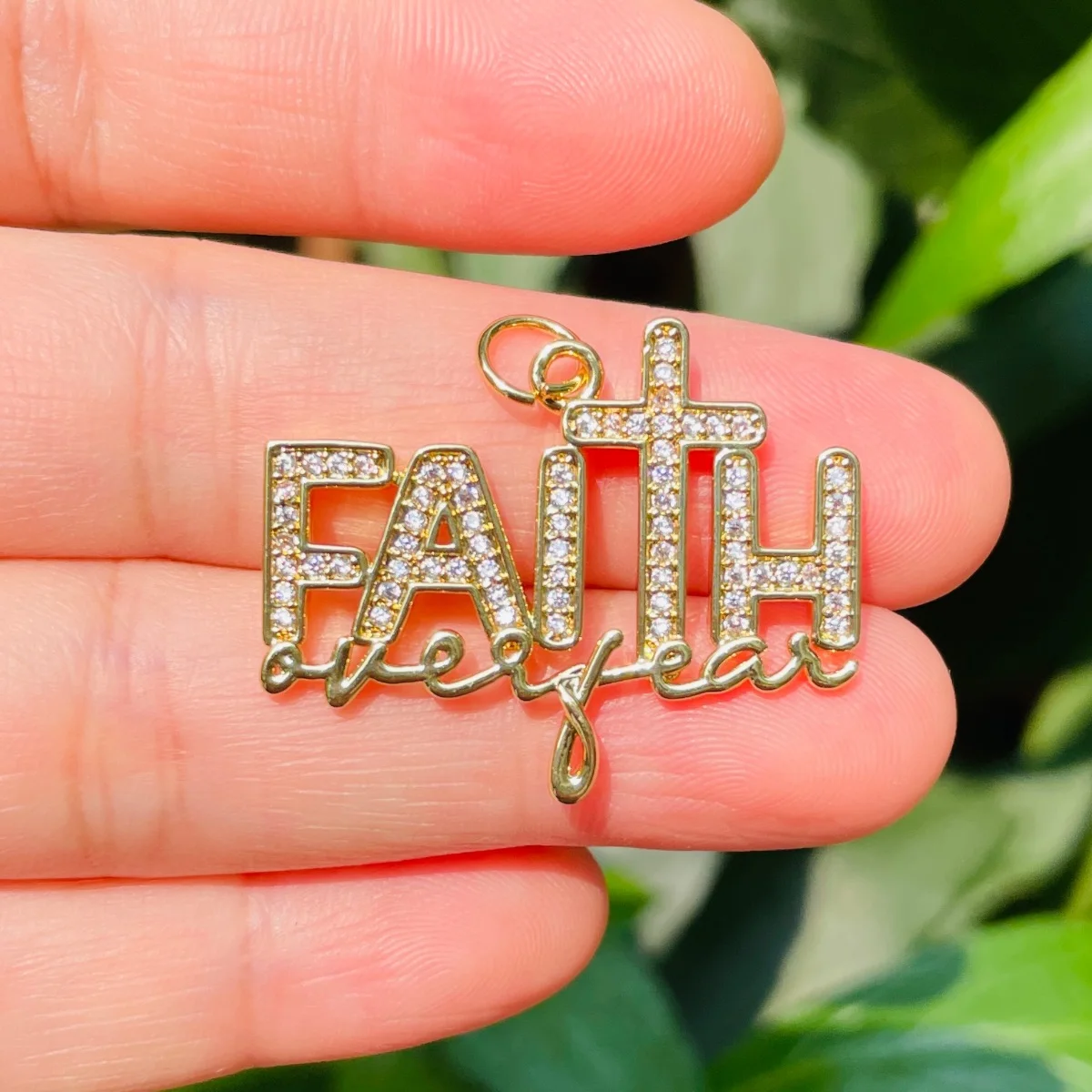 5pcs Religious Faith Over Fear Words Charms Bling Zirconia Paved Letter Pendants for Women Girl Necklace Bracelet Jewelry Making