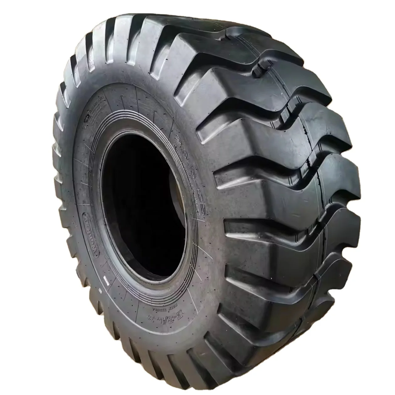 off Road Tires OTR 23.5R25 26.5R25 29.5R25 17.5R25 20.5-25 New Bias Solid Natural Rubber Tire for Dongfeng Loader Grader