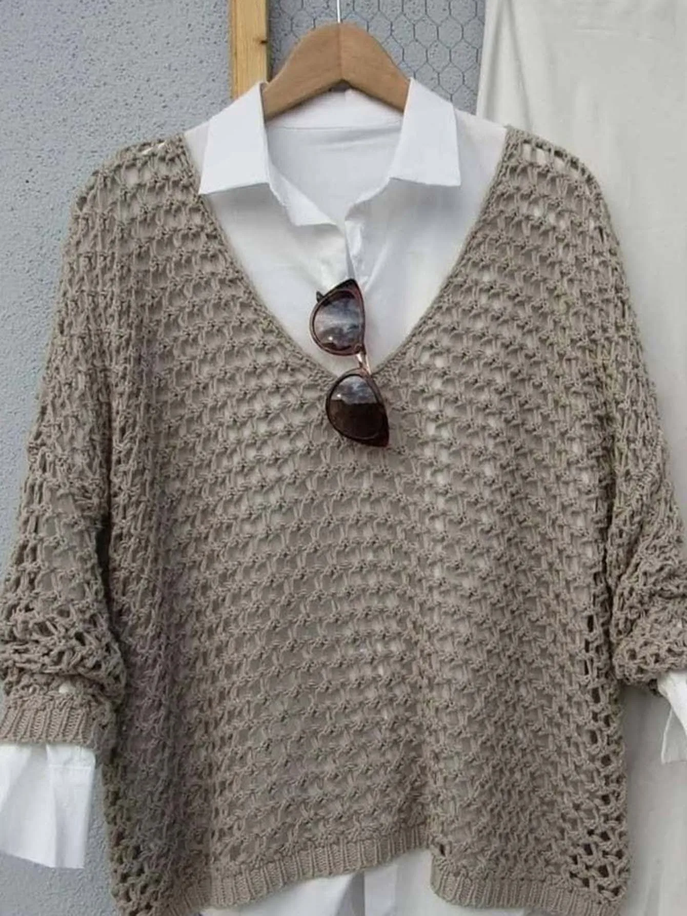 

Женский трикотажный топ с V-образным вырезом и ажурной вязкой из шерсти, универсальный, модный и повседневный, без футболки (футболка в комплект не входит)