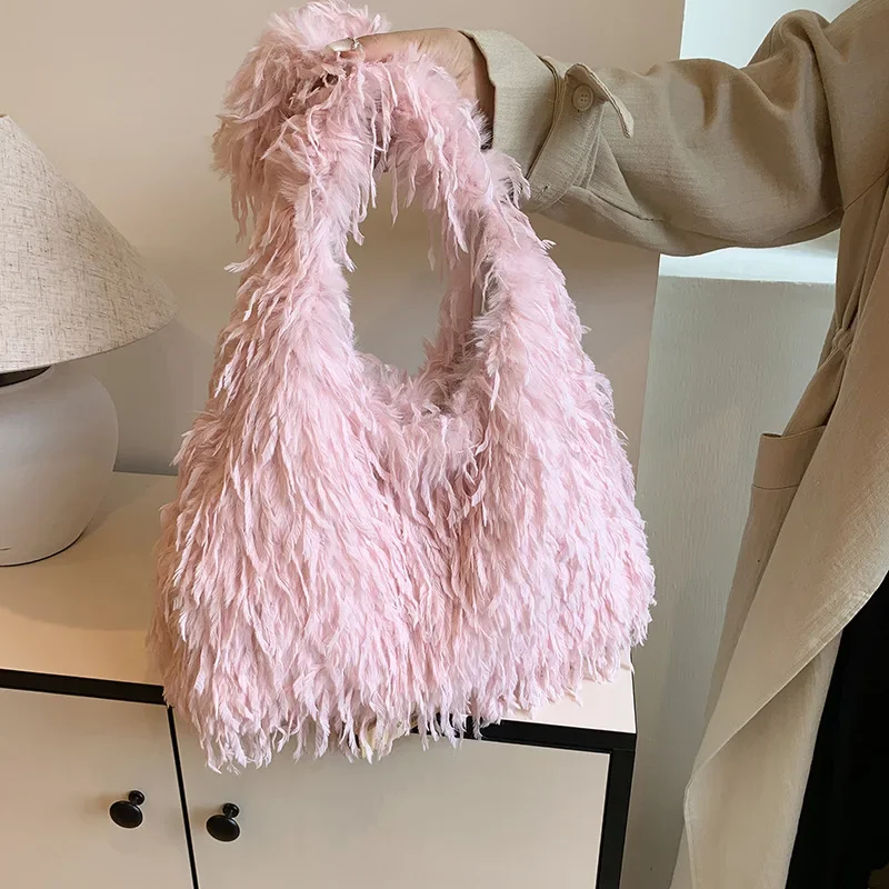 2024 Autumn and Winter New Fashion Shoulder Bag Women's Lazy Style Atmosphere Bag Fluffy Niche Temperament Armpit Bag