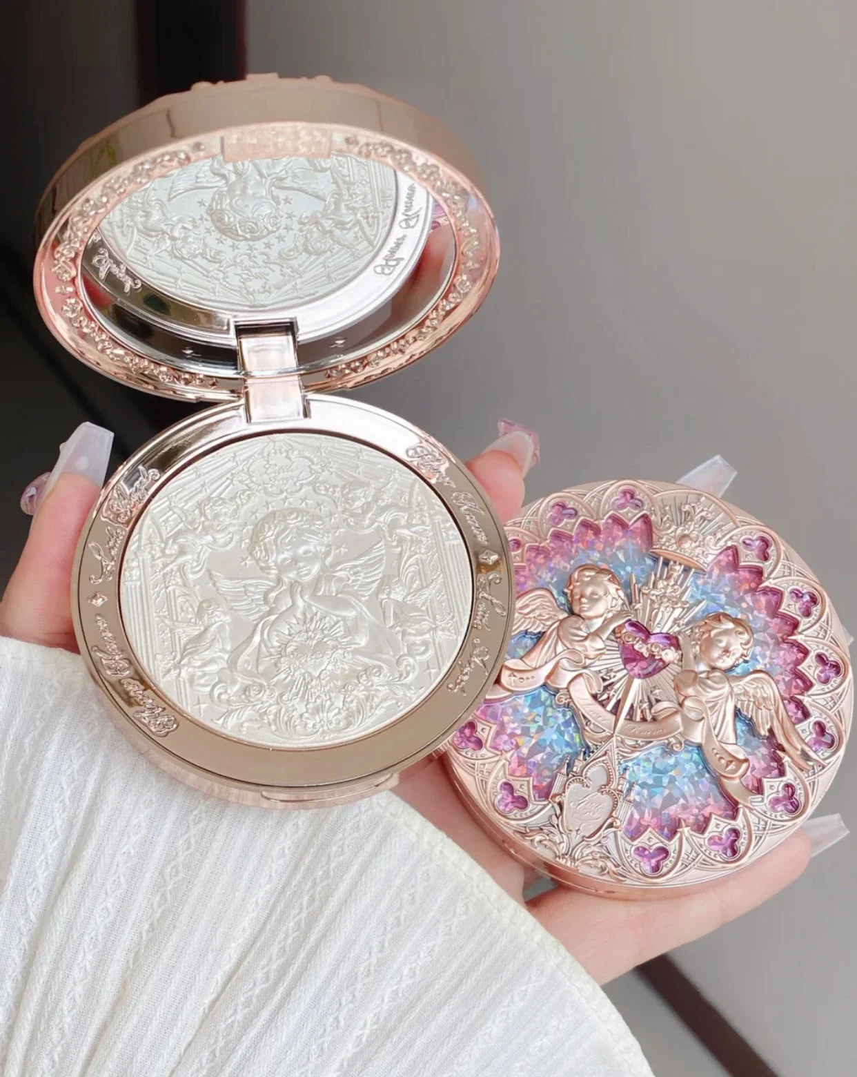 

Flower Knows Little Angel Series Embossed Highlight Powder Natural Brightening Water Light Sense Three Dimensional