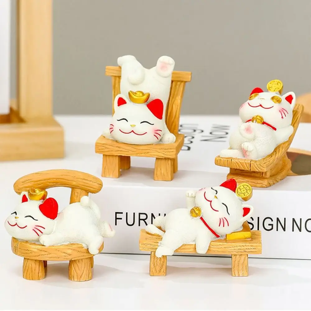 4Pcs/set Kawaii Cartoon Wealth Waving Cat Model Mini Exquisite Cat Small Ornament Set Handmade Cartoon Resin Lucky Cat Ornament