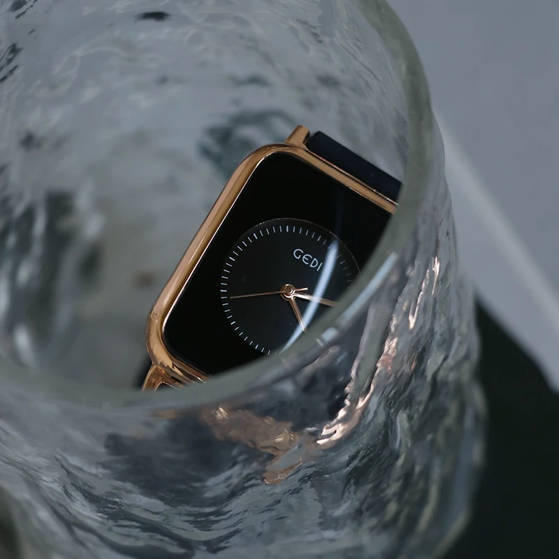 ساعات نسائية بسيطة ومتعددة الاستخدامات وساعات مستطيلة رائعة مع أشرطة جلدية اختيار عالي من الساعات والإكسسوارات النسائية. #2