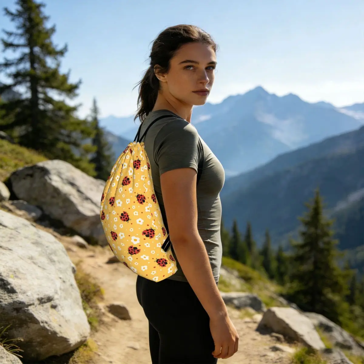 Daisy And Ladybug Pattern Backpacks Portable Drawstring Bundle Pocket Sports Bag Book Bags for Travel Students