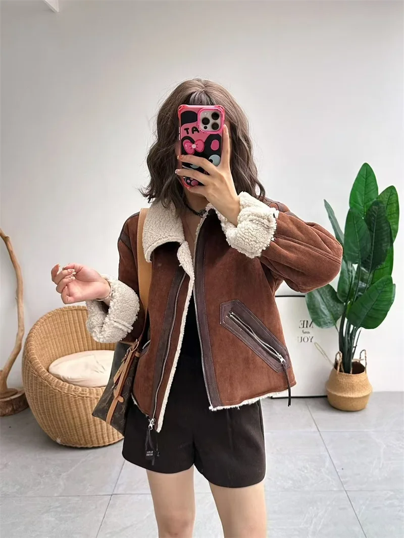 

Stylish Unisex Vintage Merald Fur Leather Jacket Women Winter Lamb Fur Collar Windproof Leather Coat Jacket for Ladies