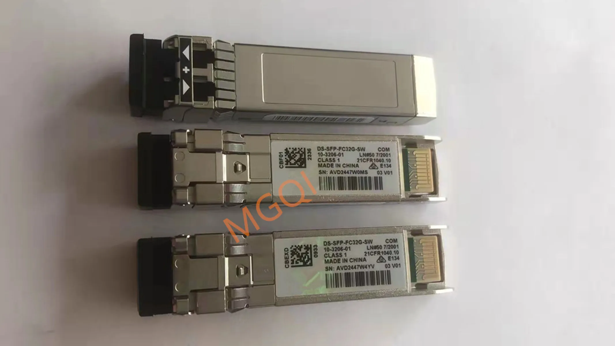 32G SFP الألياف وحدة/DS-SFP-FC32G-SW/10-3206-01/32G 850nm sfp + جهاز الإرسال والاستقبال البصرية/32g sfp + محول الألياف