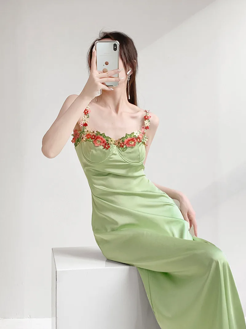 American Style Spicy Girl Green Flower Embroidered Sling Low Collar Dress Women Summer Dopamine High Waist Slim Long Dress 1X6P