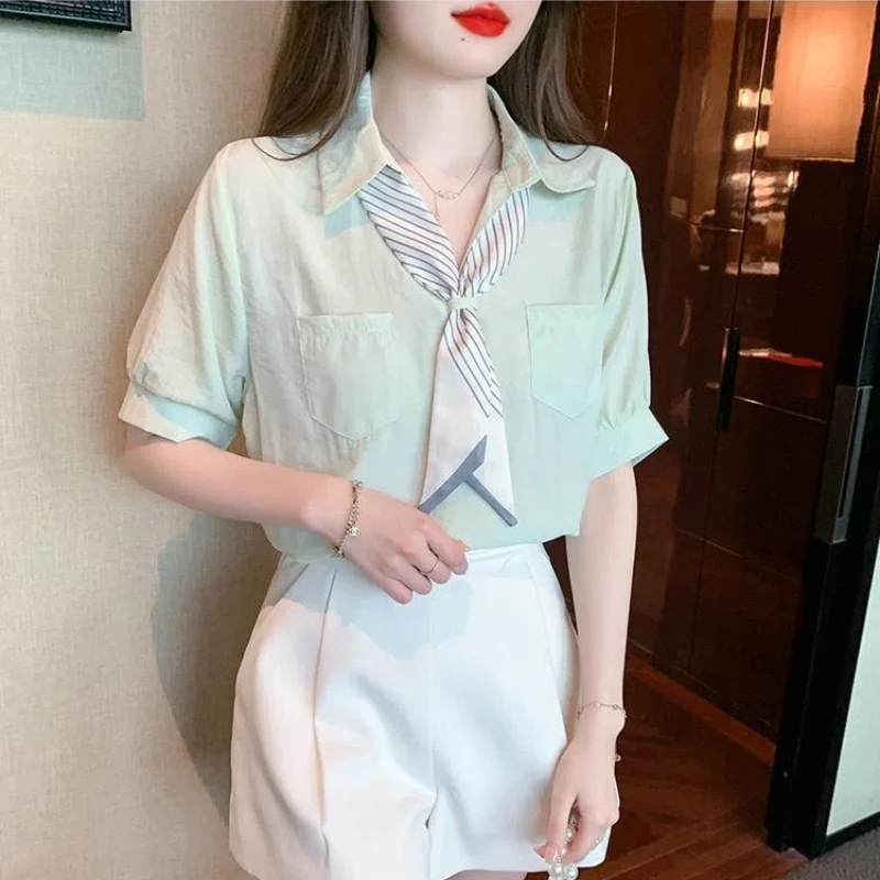 女性用スカーフカラーコントラストカラーポケットストライプランタン半袖プルオーバー、シフォンTシャツ、ミニマリストプレッピートップス、夏