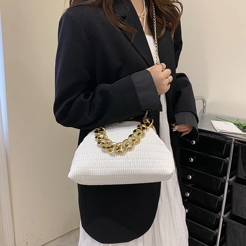 حقيبة يد عصرية للسيدات بسلسلة ذهبية بتصميم مطوي حقيبة سهرة ذات سعة كبيرة حقيبة كروس متعددة الاستخدامات حقيبة كتف مفردة #2