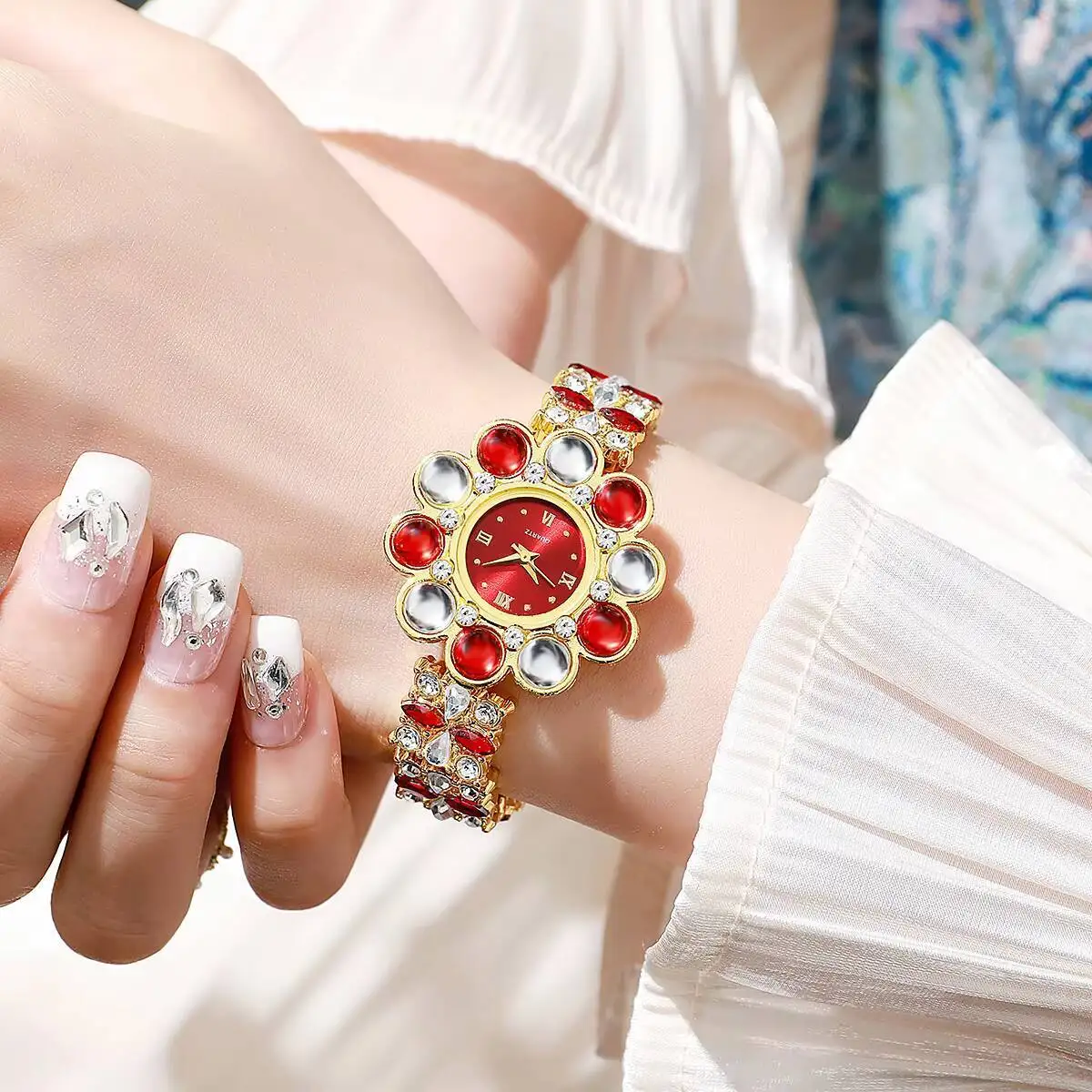 Luxury Rhinestone Women Watches Flower Dial Bracelet Quartz Wristwatch Reloj Mujer（Without Box）