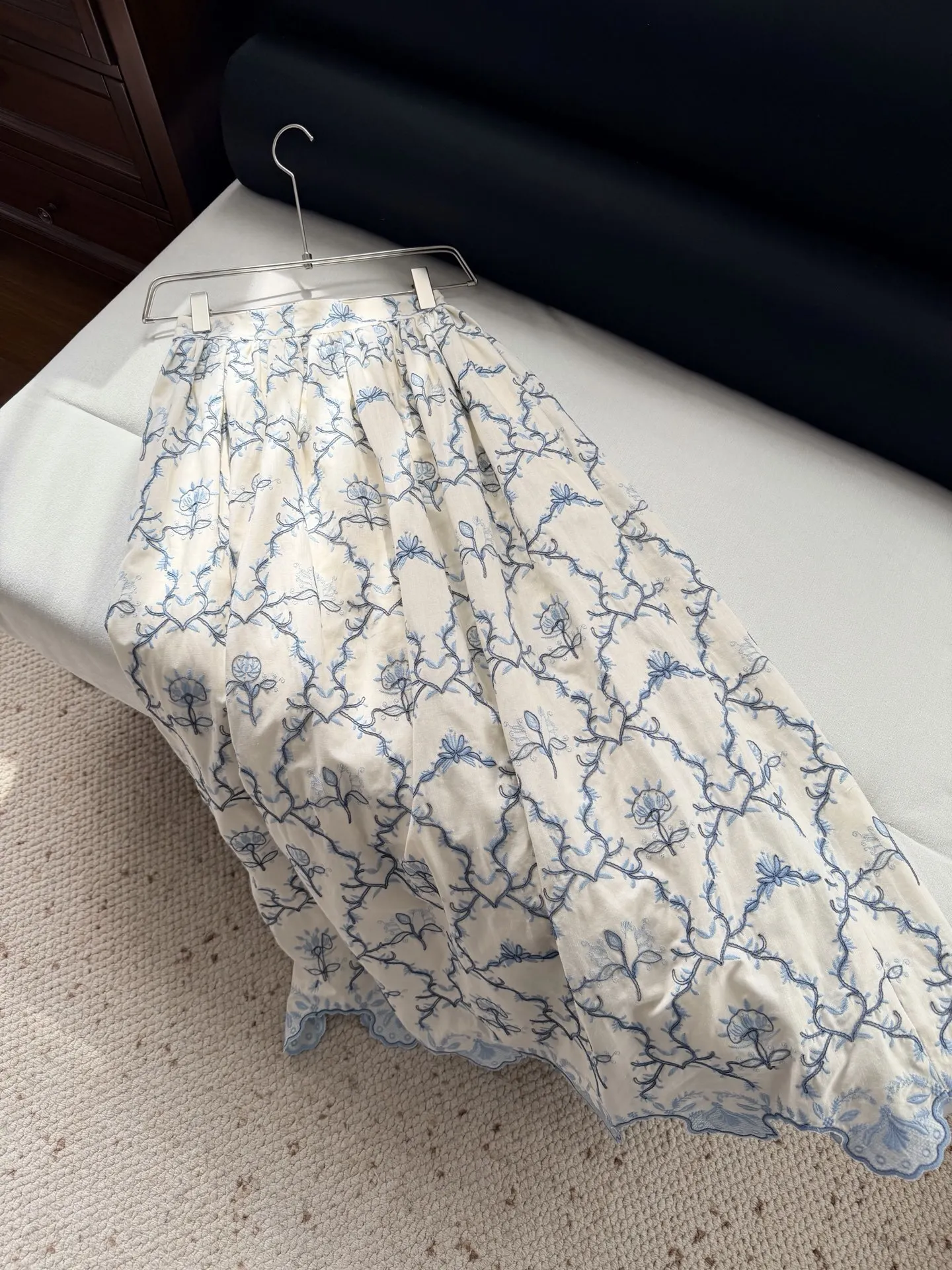 

2026 Spring/Summer New High Quality Fashion Elegant 100% Linen Heavy duty Plate Embroidered Half Skirt Women's Wear