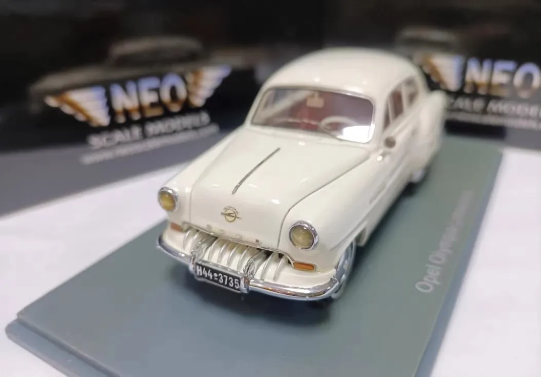 Neo 1:43 Olympia Limousine 1954 Vintage Car Simulation Limited Edition Resin Metal Static Car Model Toy Gift