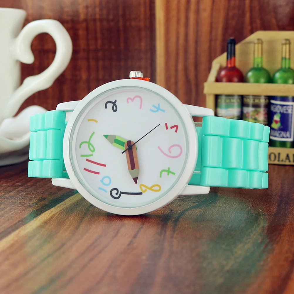 قطعة واحدة من ساعة الرسوم المتحركة المتينة، سوار معصم بمؤشر قلم رصاص سهل الارتداء من السيليكون هدية تذكارية لعيد الميلاد باللون الأخضر #1