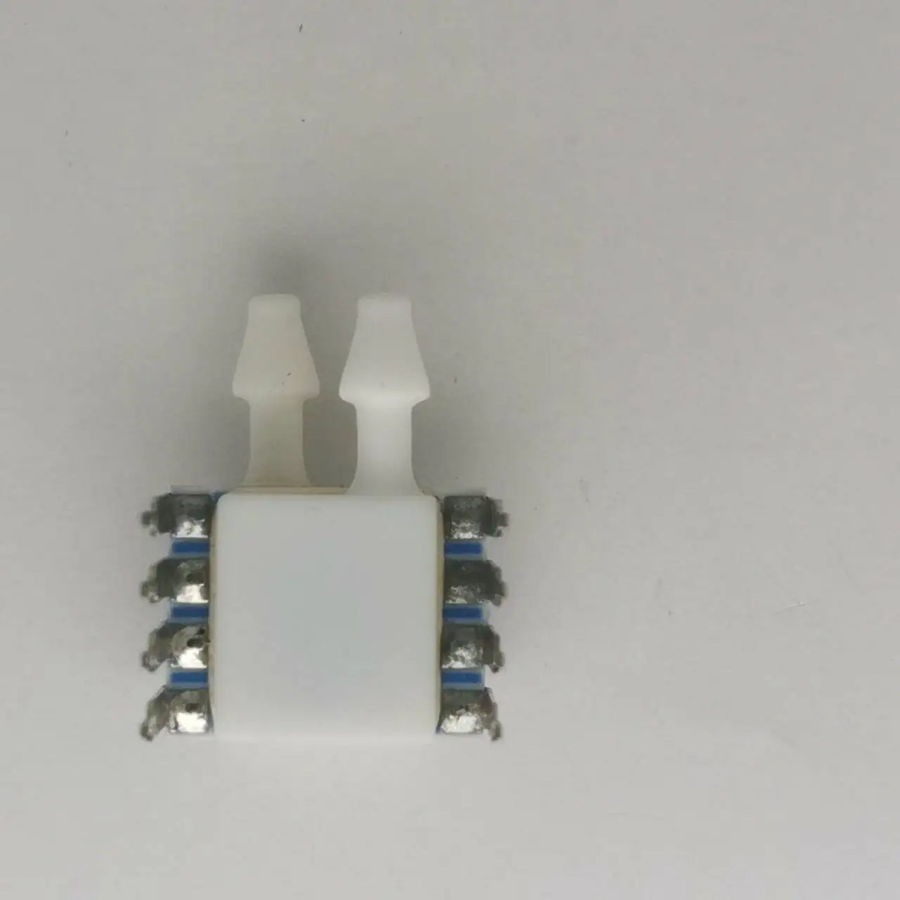 1PCS 4525DO 4525DO-DS3AI015DP 4525DO-SS3AI015AS Board Mount Pressure Sensors 0-15psid Dual 3.3 Vdc Thru Hole