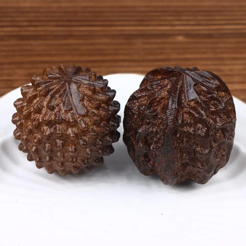 1Pair Walnut Style Sandalwood Hand Massage Balls Handheld Relaxation Exercise Balls Hand Care Tool