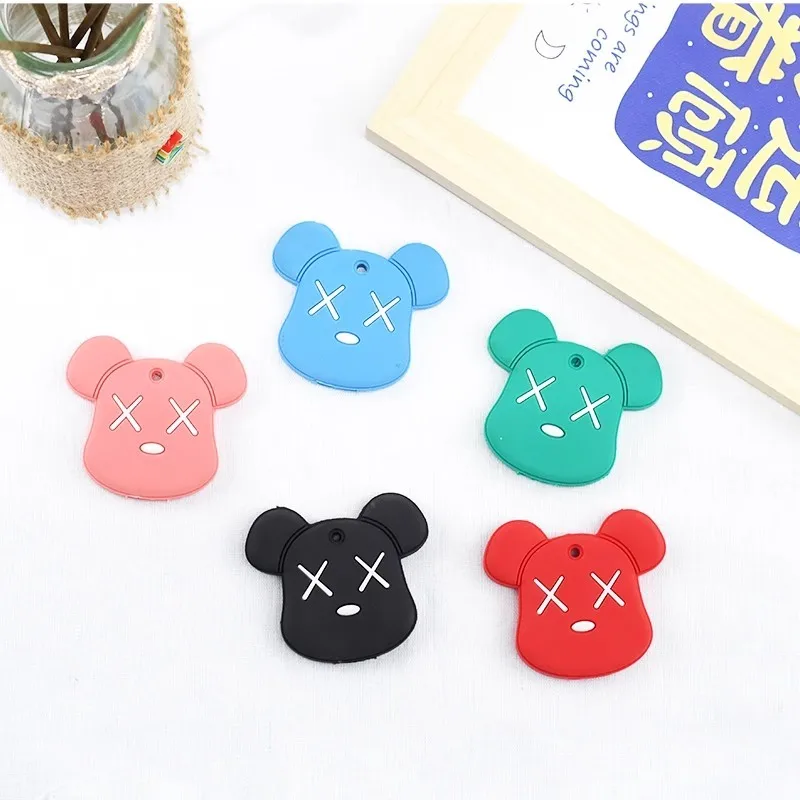 Funda para llaves, llavero, cubierta protectora de silicona antirrobo para puerta del hogar, bonita funda creativa de dibujos animados de celebridades de internet para mujer con cuerda.