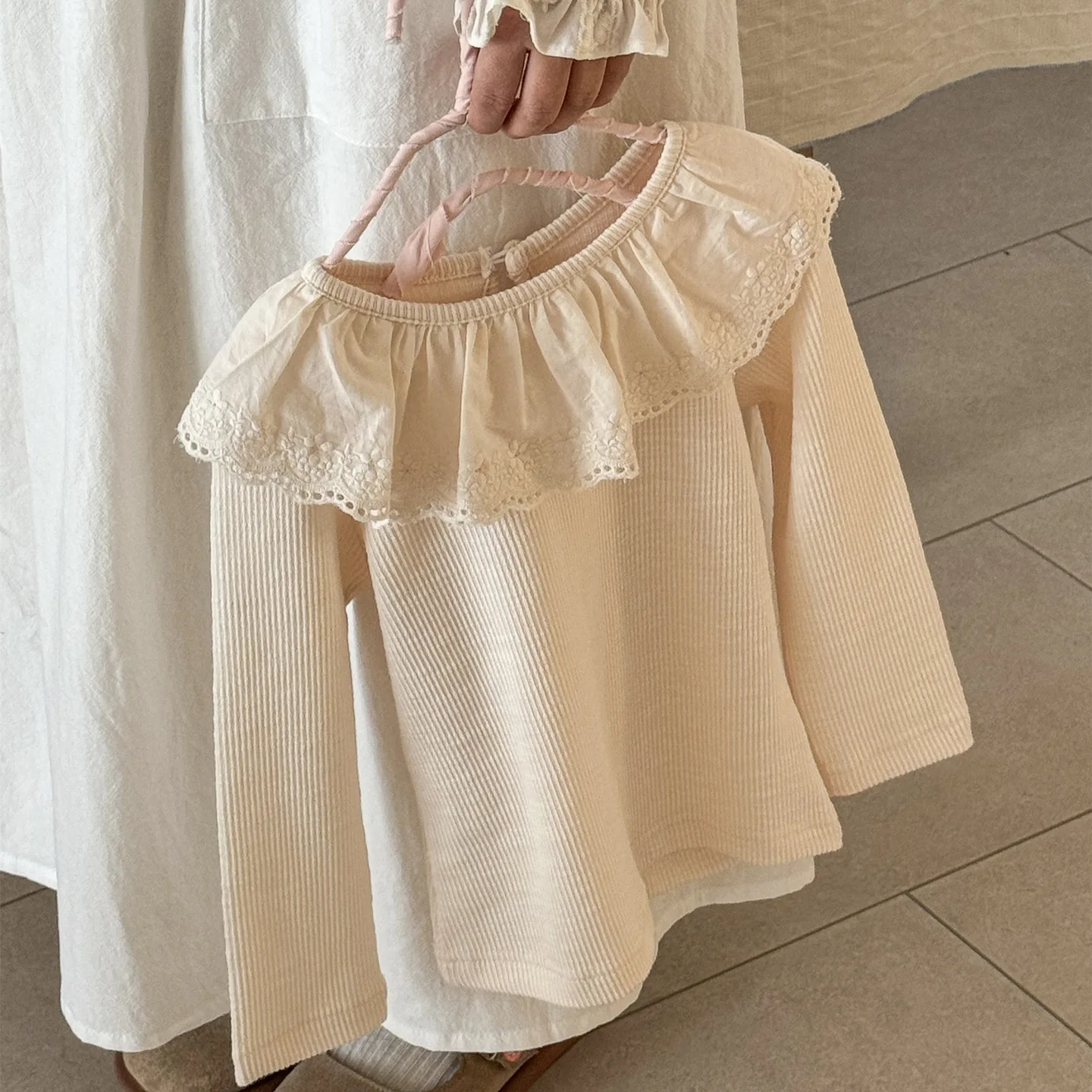 

2025 Spring New Children's Clothing Korean Edition Comfortable Soft Versatile Lace Ruffle Collar Girls' Bottom Shirt