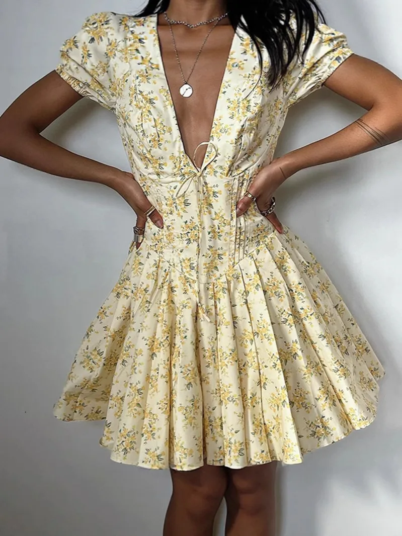 Bowknot Stampa floreale Bubble Francese Sexy Taglio basso Pieghettato elegante stile dopamina Abito estivo a maniche corte con scollo a V slim fit da donna