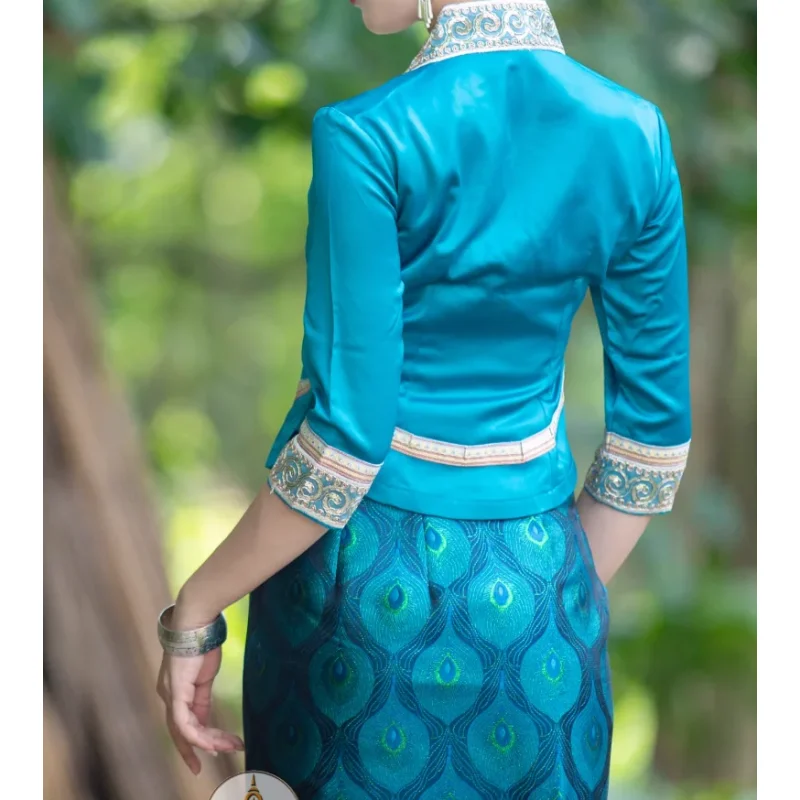 Dai Traditional Clothing Simple And Slim Fit Peacock Blue Embroidered Tube Skirt Set
