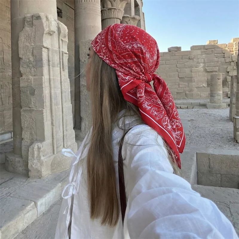 

Новый дизайнерский шелковый квадратный платок-бандана 70 см, женская атласная шаль, хиджаб, повязка для волос, роскошный головной убор, эшарп