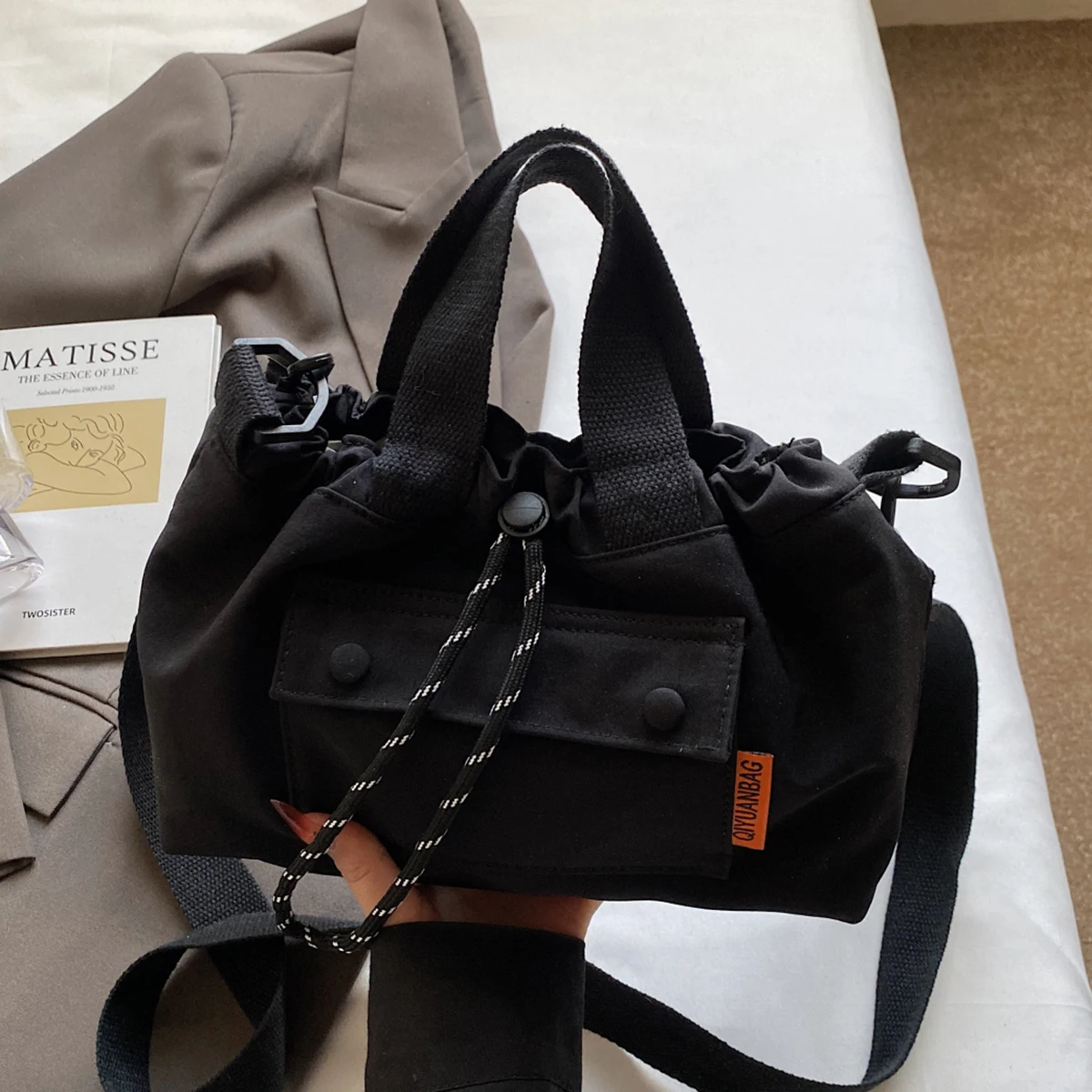 Die neue Unisex-Umhängetasche, funktionale Outdoor-Schultertasche, Pendler-Schultertasche, Aufbewahrungstasche, Damen-Rucksack mit Kontrastfarben – Detail 14