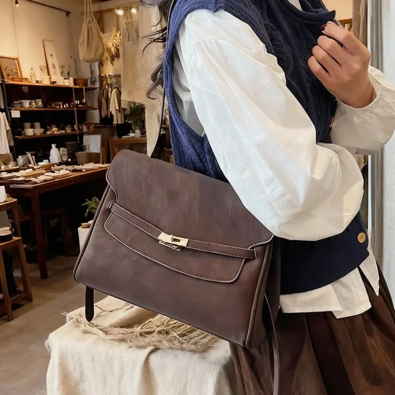 

Versatile Sleek Diaper Bag Tote Baby Travel Work Trip Exquisite Chic Sleek Elegant Practical Functional 2025 New Model