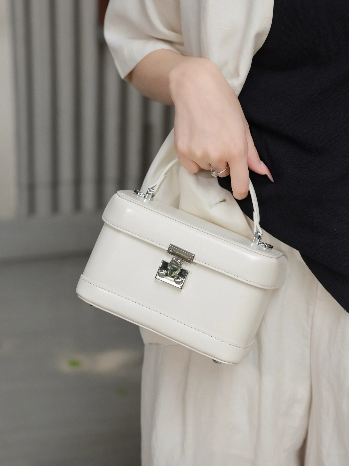 

Le Tian Ni 2025 New Lo Bule Box Bag Korean Sle Handbag Casual Crossbody Versatile Box ape Leather Bag for Youth
