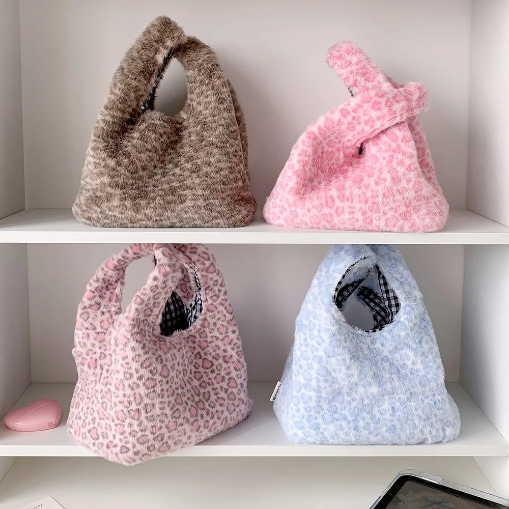 Fashion Retro Leopard Print Plush Handbag Cute Girls Large Capacity Portable Travel Storage Toiletry Bag Makeup Bag Women Gifts