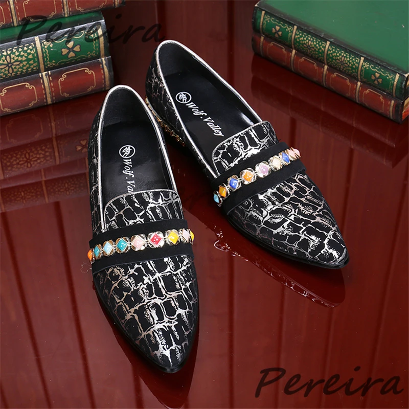 

Мужская обувь из натуральной кожи со змеиным узором, модные лоферы с металлическим декором и ремешком со стразами, повседневная деловая обувь на среднем каблуке с острым носком