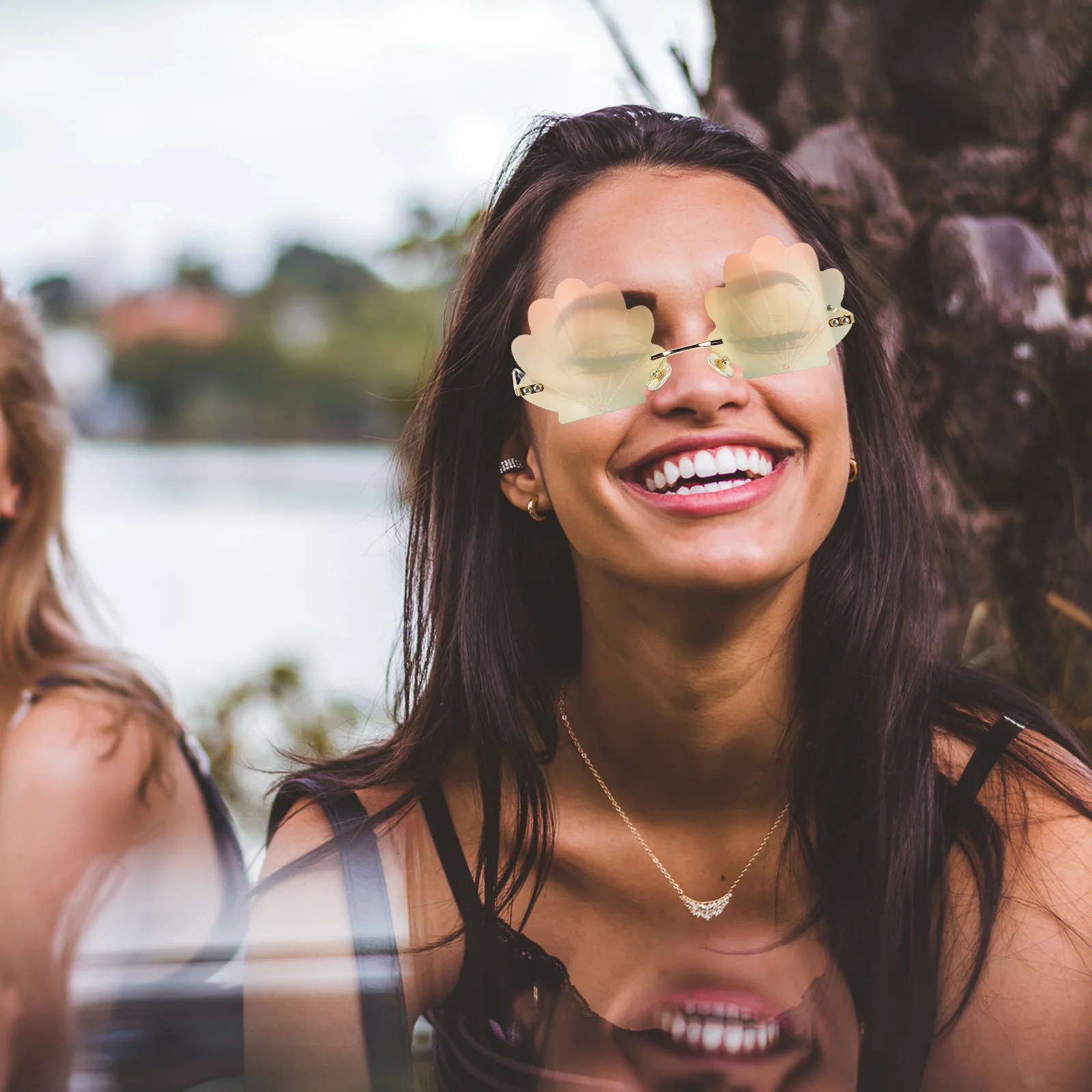 

Gold Frame Sunglasses Seashell Trendy Fun Party Accessories Women Beach Festivals Cool Colored Glasses Rimless Elegant Gifts