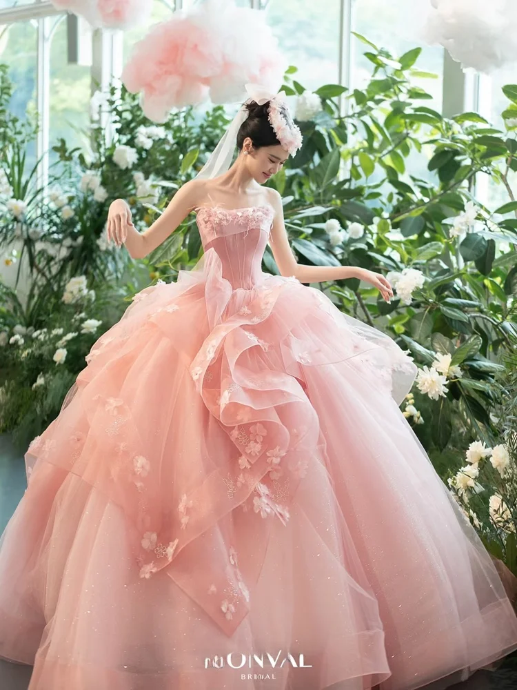 

Simple Indoor Studio Photography Wedding Dress Pink Flower Print Tulle Skirt Elegant Vintage Style Women's Traditional Costume