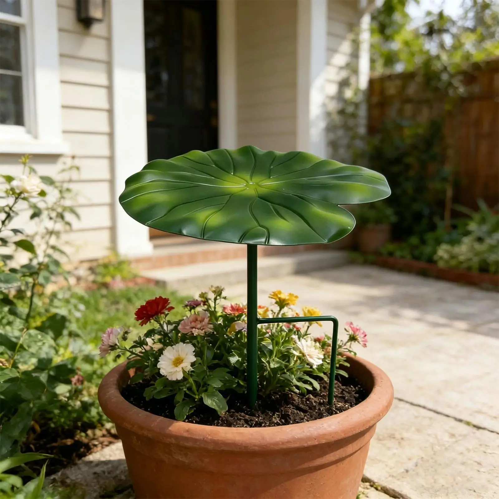 Plant Umbrellas for Outdoor Plants 21cm Leaf Shape Metal Sun Shade Garden Umbrella for Flowers with Stake for Outdoor Planter
