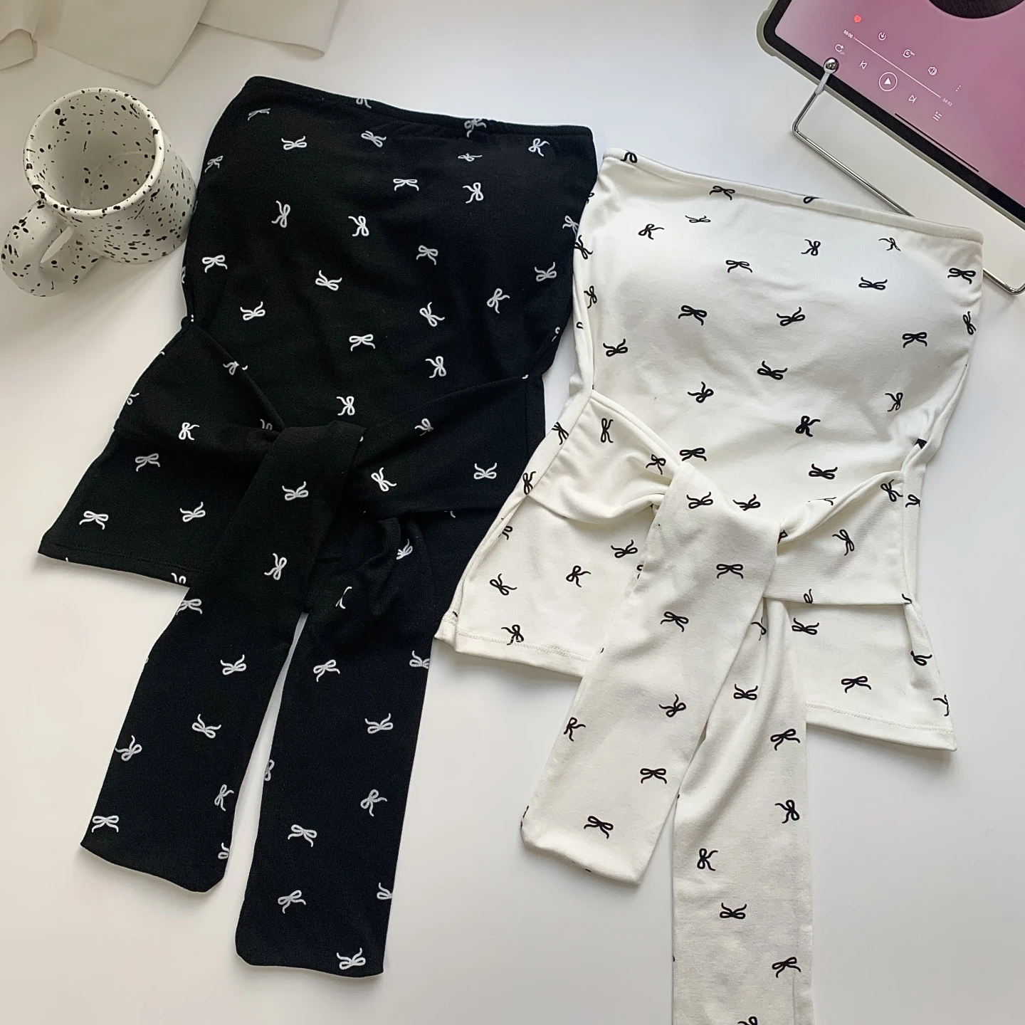 Colete Feminino Curto de Verão com Estampa de Bolinhas e Patas de Cachorro, Estilo Sexy e Moderno para o Dia a Dia, Cor Pura com Laço