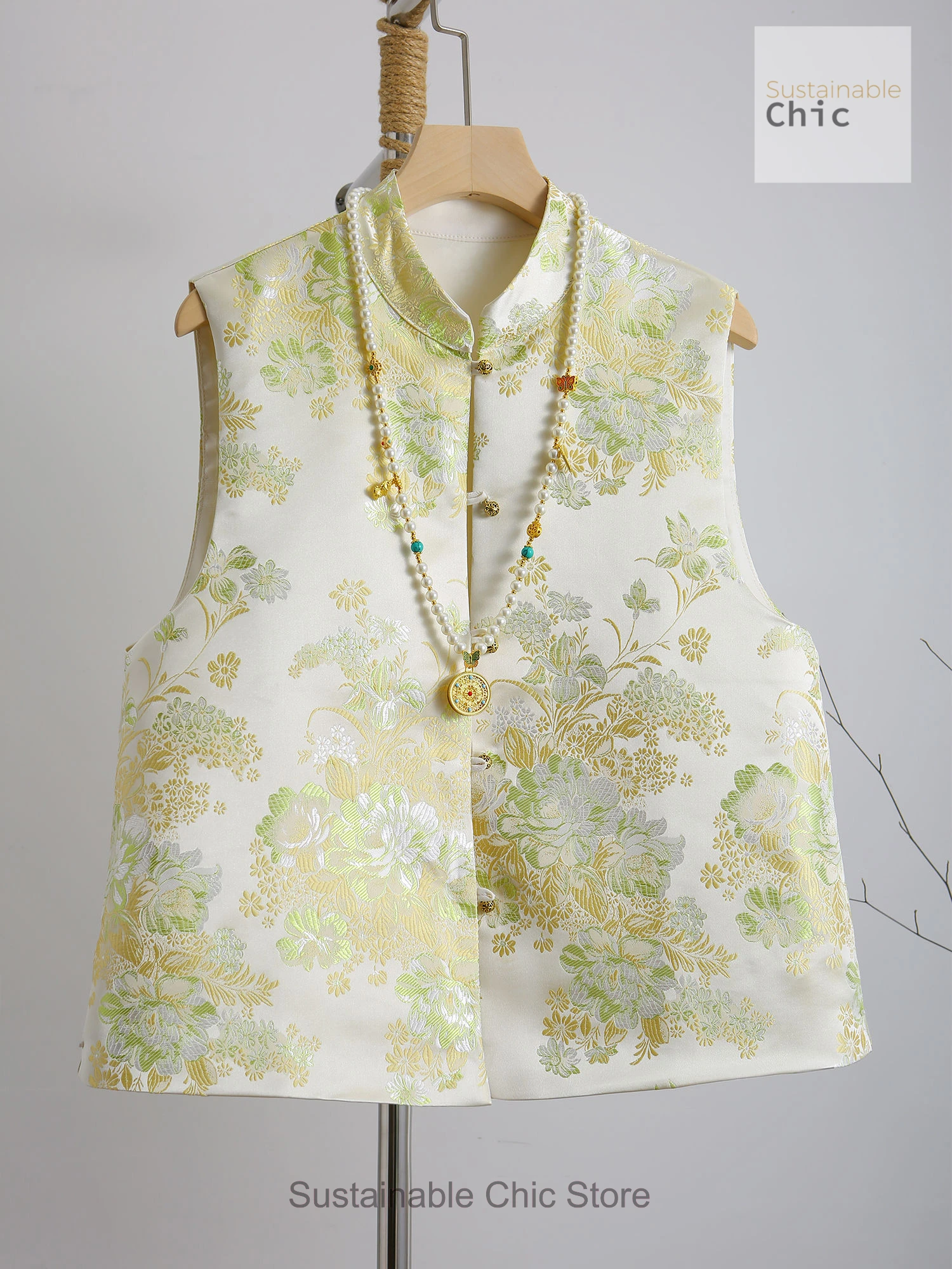 New Chinese retro heavy industry Jacquard buckle vest coat women's spring new national style sleeveless women's coat outside.