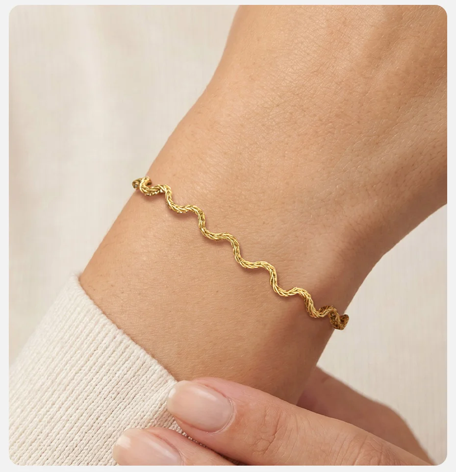 Vnox Minimalistisches Vergoldetes Wellenlinien-Armband für Frauen, Trendiges Edelstahl-Armband, Wasserdichter Schmuck, Nicht-verblassend – Detail 3
